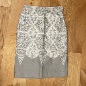 Grey and white print pencil skirt